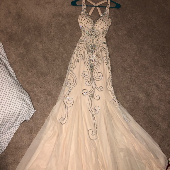 Beautiful mermaid fit prom dress - Picture 7 of 8